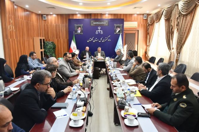 با تخلفات مشهود و مستند با قاطعیت برخورد شود حتی اگر از سوی نمایندگان فعلی و داوطلب انتخابات باشد