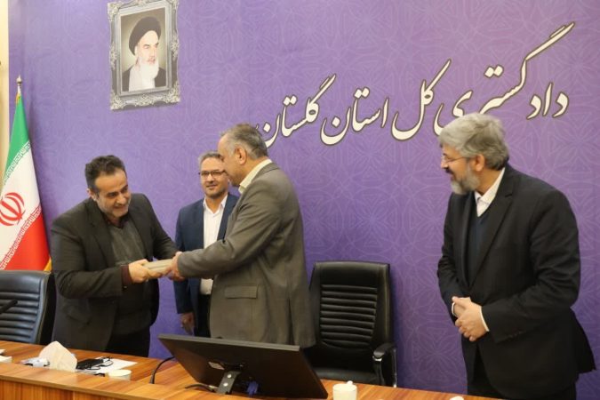 تحویل ۲۹۳ فقره سند مالکیت بنام سازمان ملی زمین و مسکن