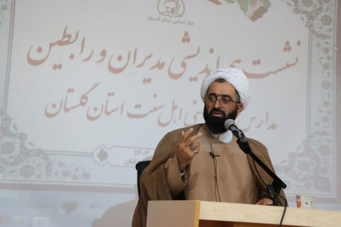 امروز هیچگونه تعلل و تردیدی در ارائه خدمات به طلاب و علمای اهل سنت استان وجود ندارد