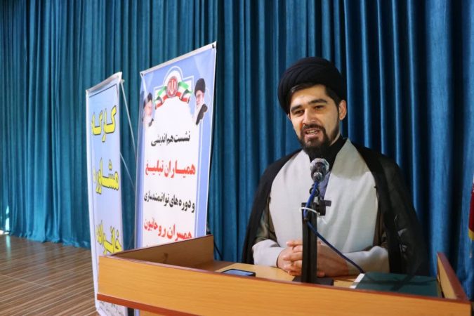 بانوان نقش موثری در رشد فرهنگی جامعه دارند