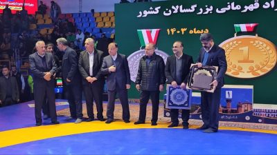 تجلیل از فرماندار گرگان بابت حمایت از برگزاری مسابقات کشتی قهرمانی کشور