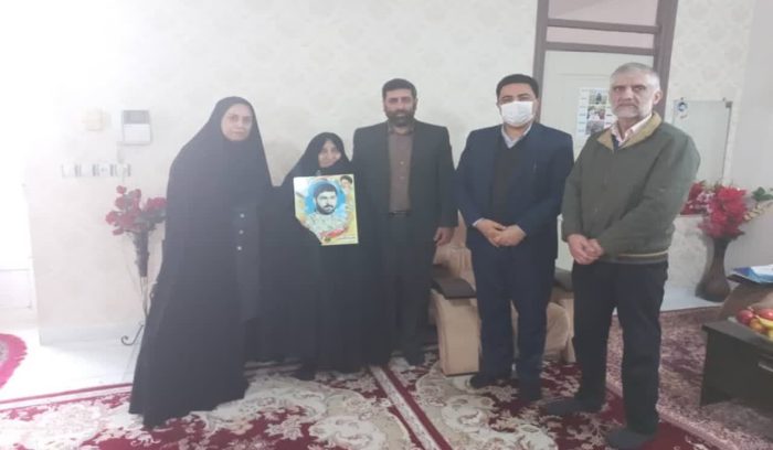 دیدار مدیر مخابرات منطقه گلستان با یکی از خانواده شهدا
