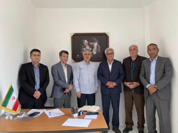 حضور فرماندار بندرترکمن در دفتر ارتباط مردمی نماینده مجلس شورای اسلامی