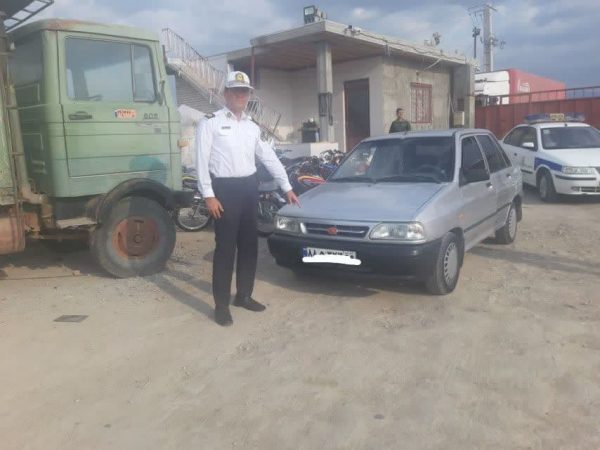 توقیف یکدستگاه سواری پراید در محور روستایی بدراق ملا بعلت انجام حرکات مخاطره آمیز و فاقد گواهینامه