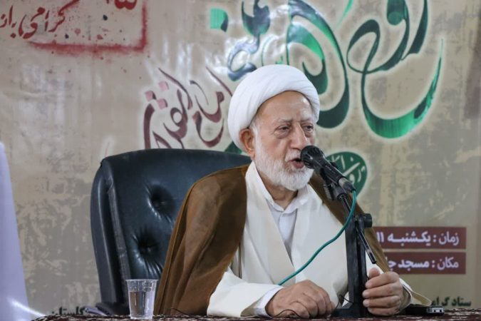 حضرت امام خمینی (ره) پرچمدار نهضت اسلامی بود