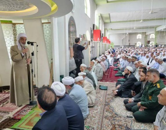 نماز جمعه کانون وحدت امت اسلامی و حمایت از مظلومان است