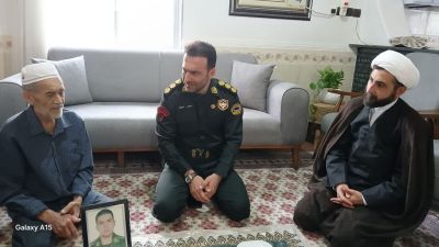 دیدار فرمانده انتظامی آق قلا با پدر شهید” امید گرکز”