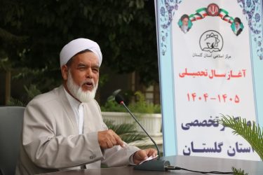 تلاش برای ارتقای علمی طلاب و برگزاری کارگاه‌های پایان‌نامه‌نویسی