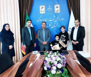 از فرزندان همکار برگزیده در پویش سراسری حفظ قرآن کریم تجلیل شد