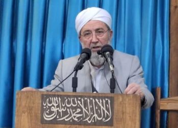 پرچم رهبر شهید بر زمین نمی‌افتد