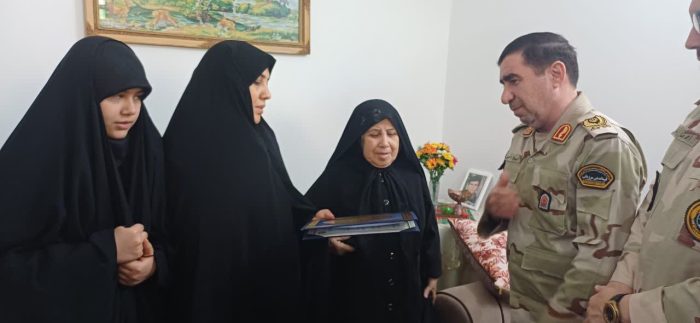 دیدار و دلجویی فرمانده مرزبانی استان گلستان به همراه معاون نیروی انسانی مرزبانی فراجا و رئیس عقیدتی سیاسی مرزبانی استان از خانواده شهید مرزبانی سردار علی شیخی کوهسار