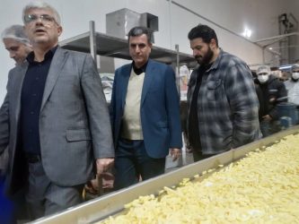 تولید کنندگان غیرتمند ایران اسلامی پای کار نظام هستند