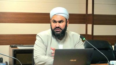 بر تحول در برنامه‌های آموزشی و پژوهشی در مدارس علوم دینی اهل سنت، تأکید کرد