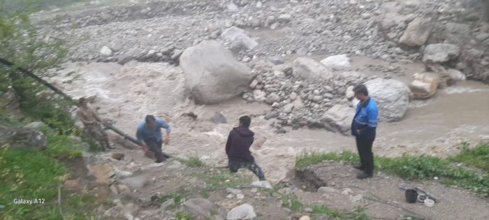 ترمیم خط انتقال آب ۳ روستای شهرستان رامیان پس از سیلاب اخیر