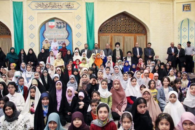 حضور آیت‌الله نورمفیدی در محفل «دختران خورشید» گرگان/ هم‌افزایی کانون‌ «گلشن» و کمیته امداد در تجلیل از دختران
