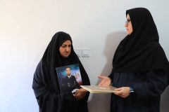 آزاده نظربلند با حضور در گلزار شهدای گرگان به مقام والای شهدا ادای احترام کرد