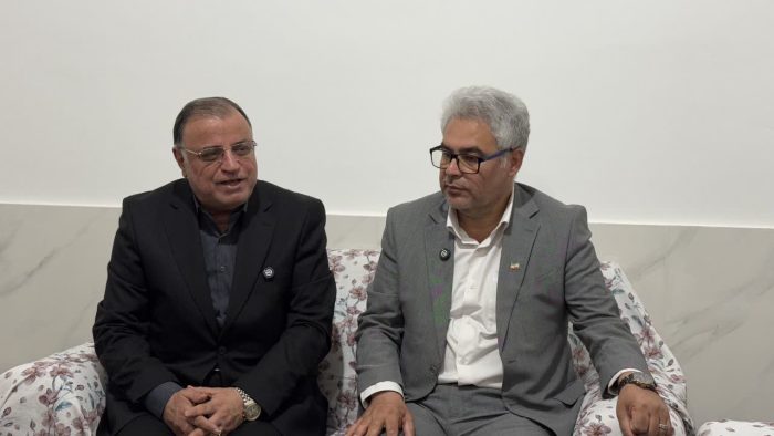 دیدار استاندار گلستان و فرماندار ترکمن با خانواده شهید والامقام عاشور محمد قره‌جه