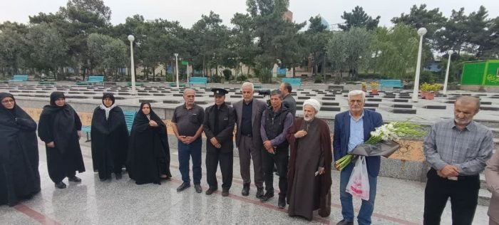 عطر‌افشانی مزار شهدای خوشنام گرگان به مناسبت هفته کارگر؛ تجدید میثاق جامعه کارگری با آرمان‌های شهدا