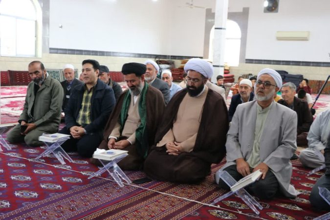 محفل انس با قرآن کریم به مناسبت دهه کرامت و یادبود شهید قائد امت و شهدای جنگ تحمیلی رمضان  در آق قلا برگزار شد