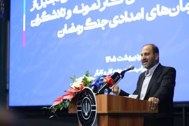 دکتر نوروزی: کارگران محور توسعه و ستون فقرات اقتصاد کشور هستند
