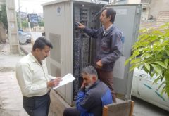 اجرای عملیات زمینی‌کردن کابل هوایی مخابرات در روستای قرن‌آباد شهرستان گرگان