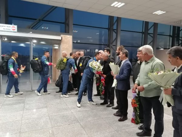 استقبال باشکوه از قهرمانان تیم ملی کبدی ساحلی آسیا در فرودگاه بین‌المللی شهدا گرگان