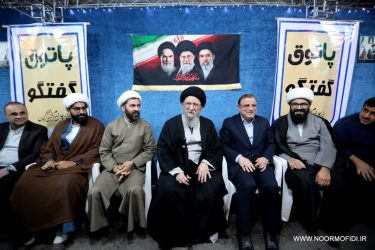 آیت‌الله نورمفیدی و دکتر طهماسبی در میان مردم گرگان؛ گفت‌وگو و پاسخگویی در پاتوق حوزه علمیه