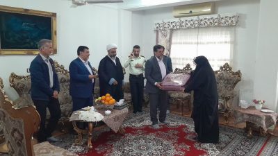 دیدار مسئولان شهرستان رامیان با خانواده جانباز شهید بای به مناسبت هفته کارگر و هفته معلم