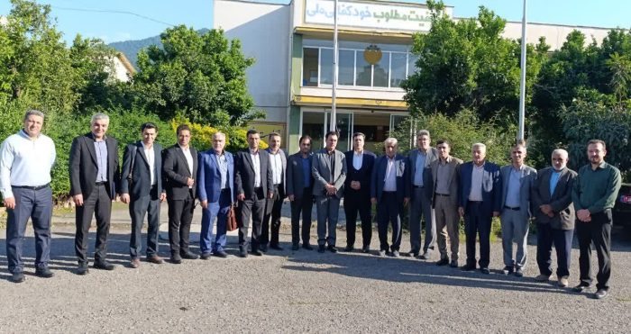 بازدید میدانی مسئولان اقتصادی و کارگری گلستان از مجتمع کارخانجات توتون قرق