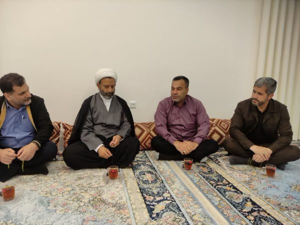دیدار سردار حاتمی فرمانده مرزبانی استان گلستان با خانواده شهید والامقام کردکتولی