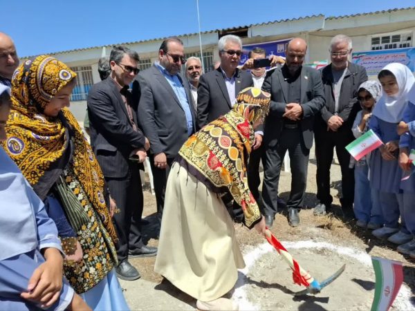 کلنگ‌زنی مدرسه شهید جمشیدی بندرترکمن با حضور رئیس سازمان نوسازی مدارس کشور