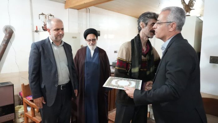 عیادت مدیرکل فرهنگ و ارشاد اسلامی گلستان از پیشکسوت موسیقی علی‌آبادکتول