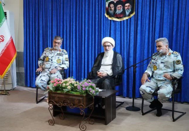 سردار جاویدان در بوشهر: با دست به سلاح و انگشت به ماشه از مرزهای عزت و اقتدار دفاع می‌کنیم