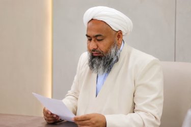 از امام راحل تا رهبر معظم انقلاب؛ پرچم ولایت، محور وحدت امت اسلامی