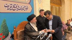 تجلیل آیت‌الله نورمفیدی از رئیس دانشگاه علوم پزشکی گلستان به پاس حمایت از بیماران نیازمند