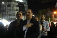 گرگان سیاه‌پوش شد؛ اهتزاز پرچم عزای اباعبدالله (ع) در میدان مرکزی شهر