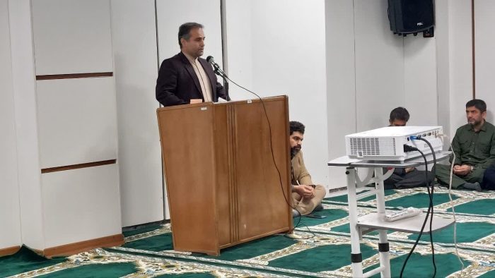 راه برون رفت از مشکلات تقویت تفکر و روحیه بسیجی می باشد