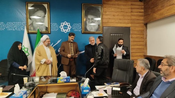 نمازگزاران به وظایف کاری خود بهتر عمل می کنند