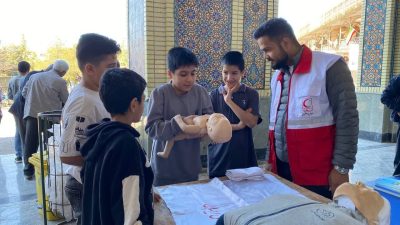 آموزش ۲ هزار نمازگزار گلستانی در دومین جمعه از دهه فجر