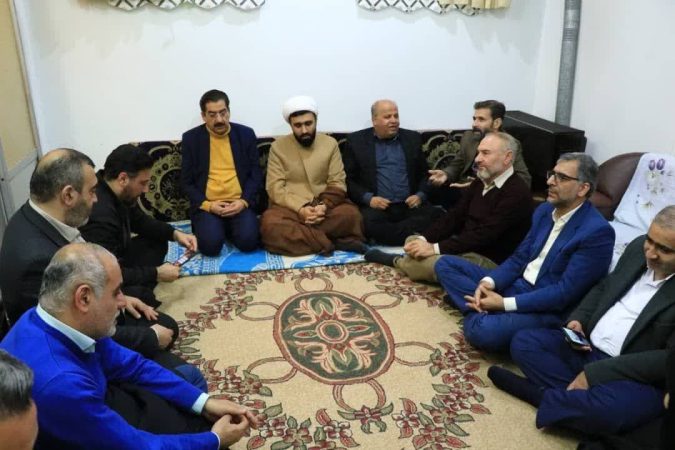 تکریم خانواده معظم شهید “حسین شهرآبادی” در چهلمین قرار دوشنبه‌های شهدایی