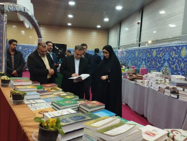 بازدید فرماندار شهرستان گرگان از نمایشگاه قرآن و عترت استان گلستان