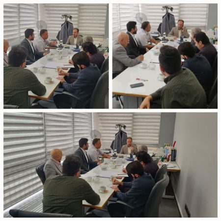 جلسه مدیر کل بنیاد شهید و امور ایثار گران استان در خصوص افتتاح مجتمع ورزشی،اقامتی و توانبخشی ایثار گلستان در سفر به تهران برگزار شد