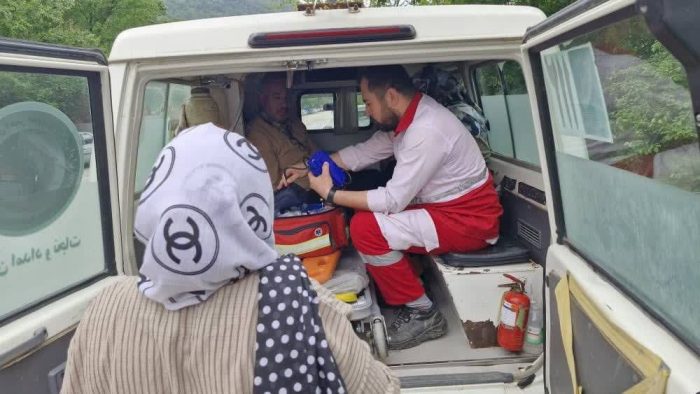 ۱۰ مصدوم براثر تصادف دو سواری در جاده جنگل گلستان