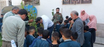 نهال کاری؛ درس اول دانش آموزان گلستانی در اولین روز مدرسه