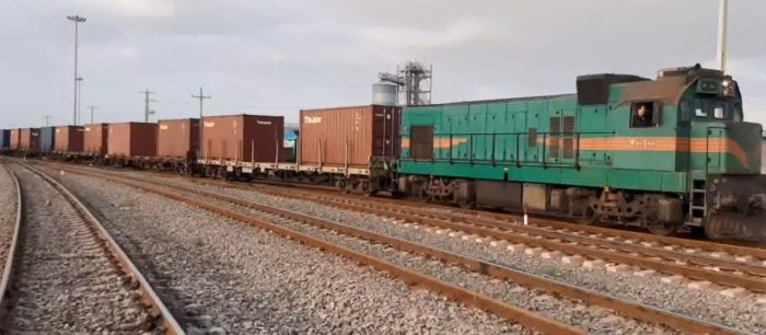 ورود ۲۰ واگن مسطح ایرانی حامل ۴۰ کانتینر با بار بلغور جو دوسر از مبدا روسیه