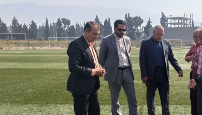 بازدید مهندس برزمینی مدیر کل ورزش و جوانان استان گلستان از مراحل نصب روشنایی زمین فوتبال شهرستان