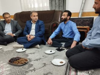 حضور فرماندار شهرستان گرگان در منزل خانواده مصیبت‌دیده‌ی حادثه معدن طبس