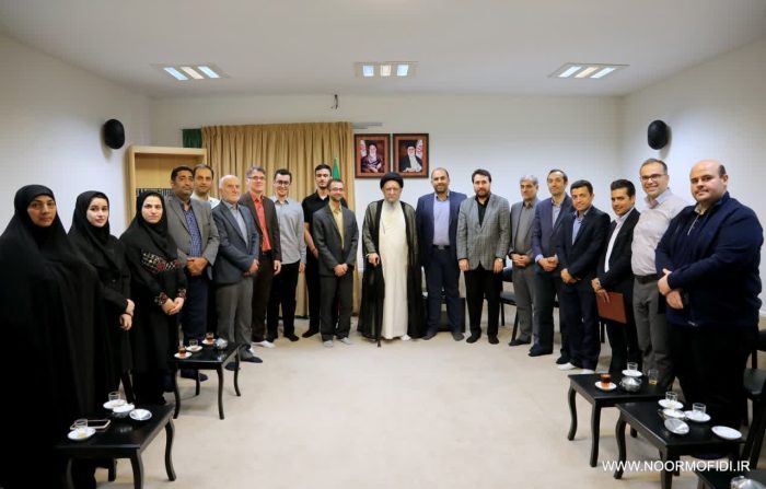 حضرت آیت الله نورمفیدی با جمعی از نخبگان جوان ، استعدادهای برتر علمی و فرهنگی استان گلستان دیدار کرد