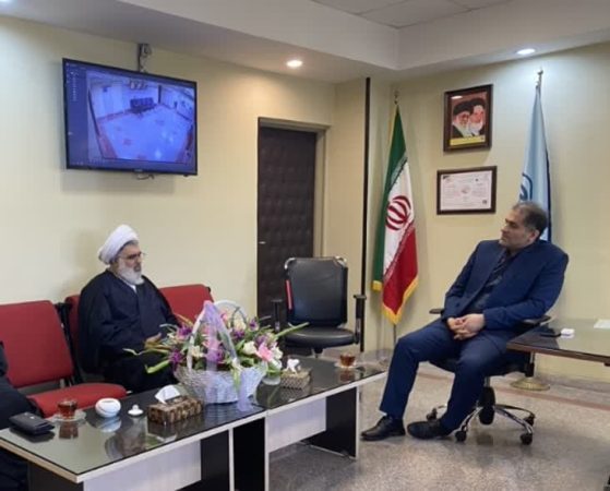 تجلیل دبیر ستاد امر به معروف و نهی از منکر استان گلستان از پرستاران در یکی از بیمارستان‌های گرگان