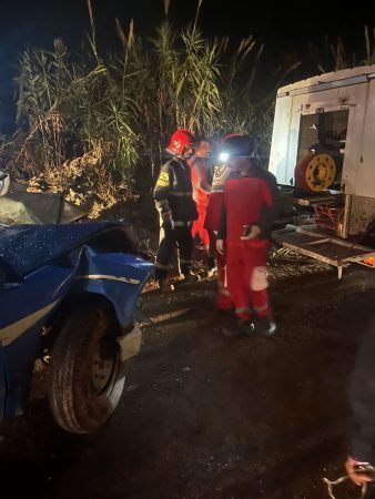 امدادرسانی آتش نشانان گرگان در حادثه تصادف در جاده روستای نومل